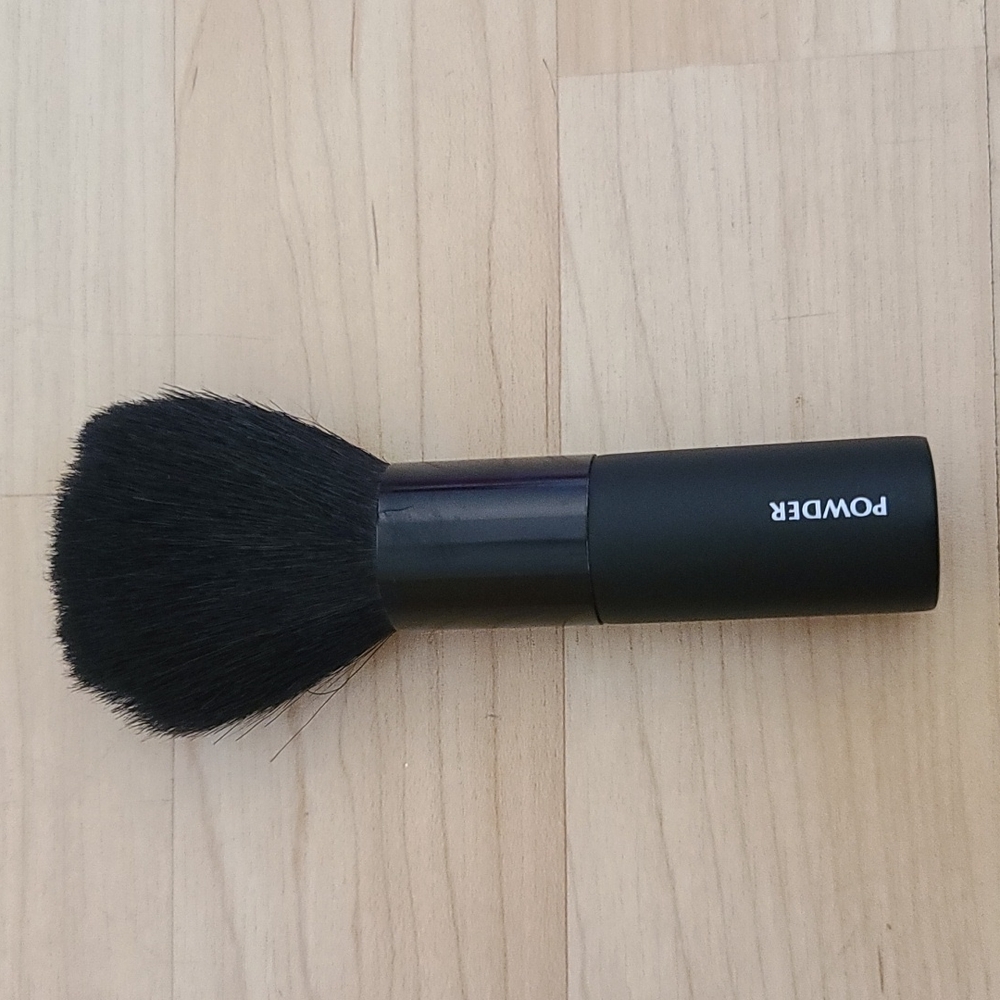 Studio Basics Powder Brush - Picture 3 of 3